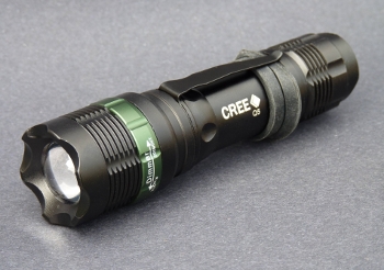 White Light LED Variable-Focus Flashlight